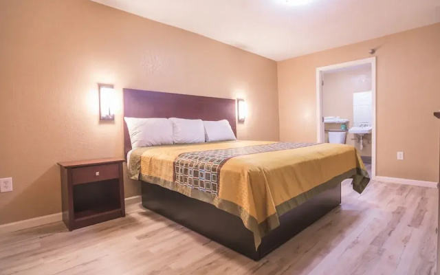 The Crossroads Hotel and Suites Irving