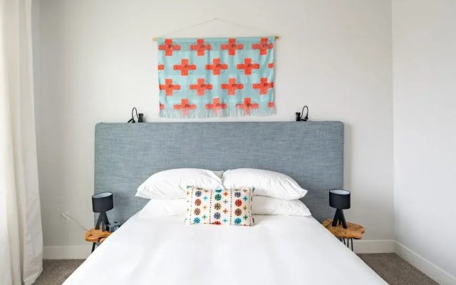 1br Luxury Apartment | Heated Pool by Wanderjaunt