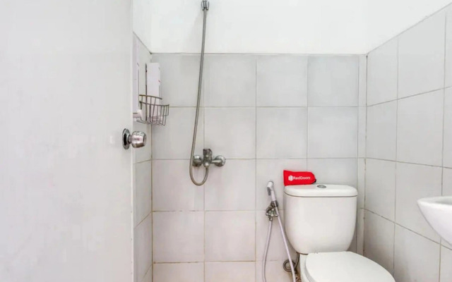 OYO 91035 De Ritz Residence