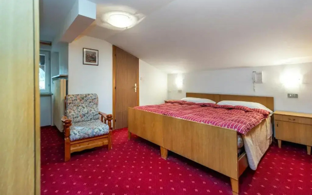 Hotel Mary