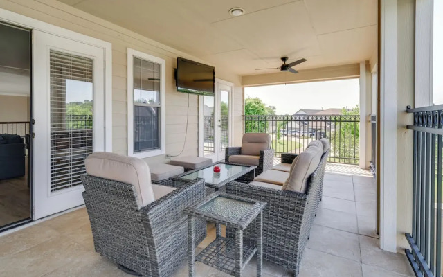 Boating, Fishing & Poolside Fun! Montgomery Escape