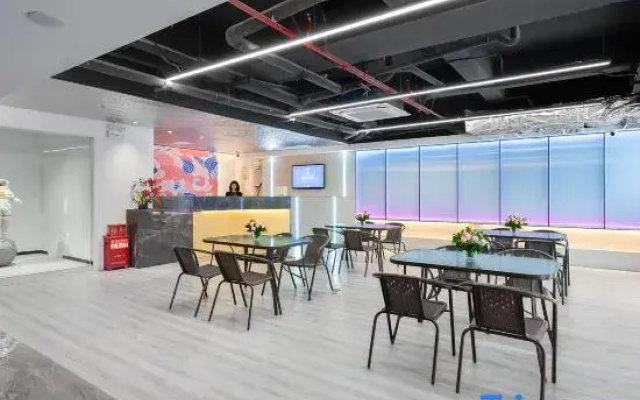Tenwood Hotel (Xihua Road Caihongqiao Subway Station)