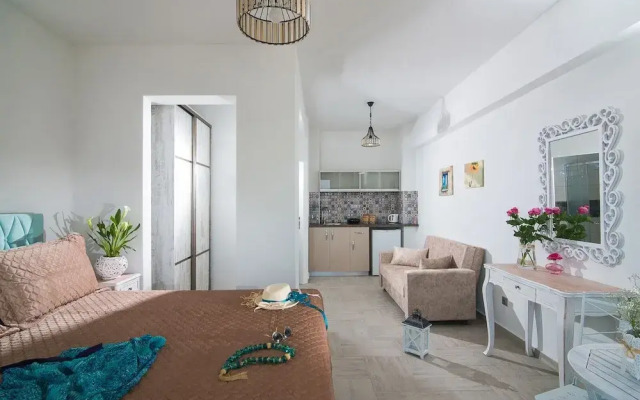 Elimia Suites & Studios