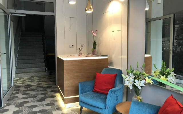 Riverside Aparthotel