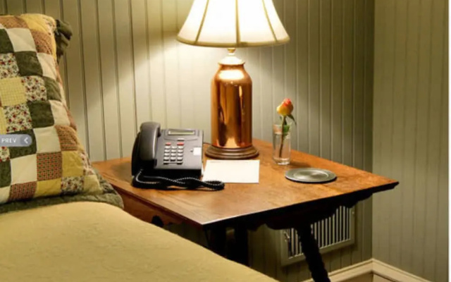 Corinthian Bed  Breakfast