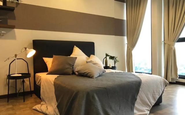 Expressionz Professional Suites by SYNC @3ppl