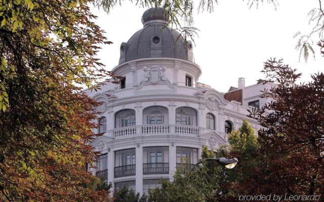 Отель Petit Palace Savoy Alfonso Xii Мадрид вид на фасад
