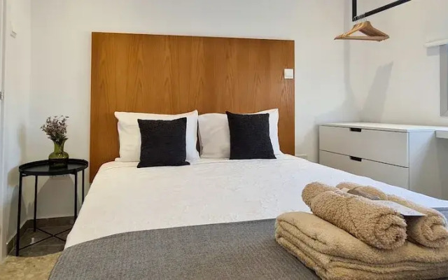 Phaedrus Living: Seaside Luxury Flat Lighthouse 69