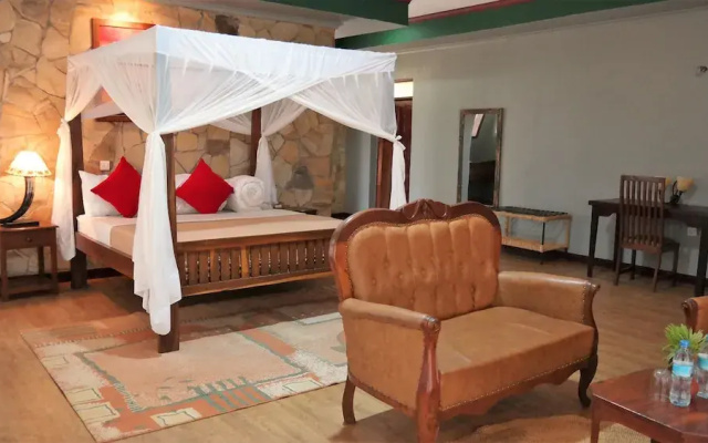 Enyati Lodge