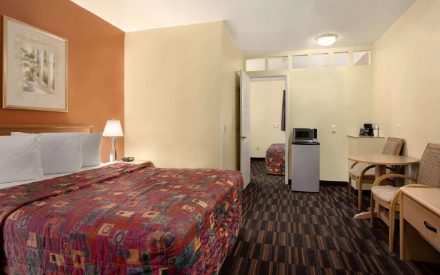 Days Inn & Suites Tucson AZ