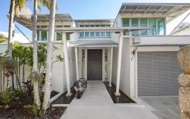 12 Noosa Parade