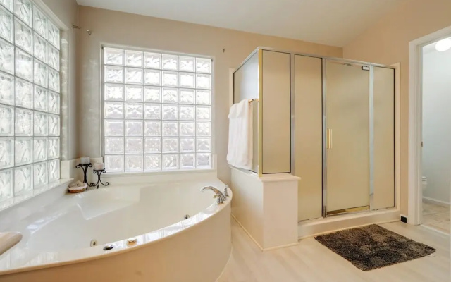 Private Pool & Patio: Spacious Gilbert Getaway!