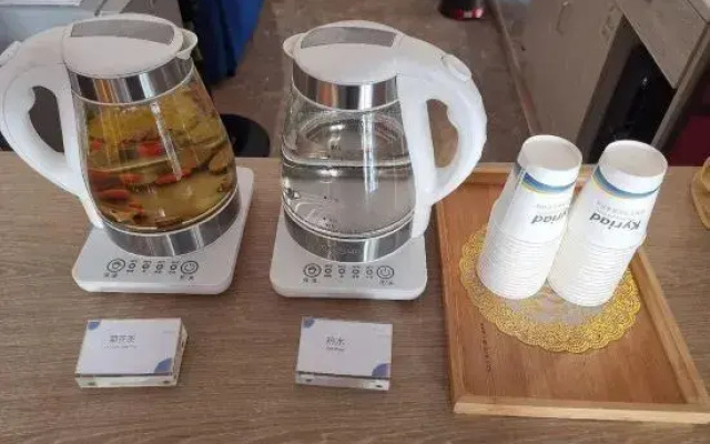 Kerria Hotel (Xinhua Ancient Town, Xinhua County No.1 Middle School Branch)