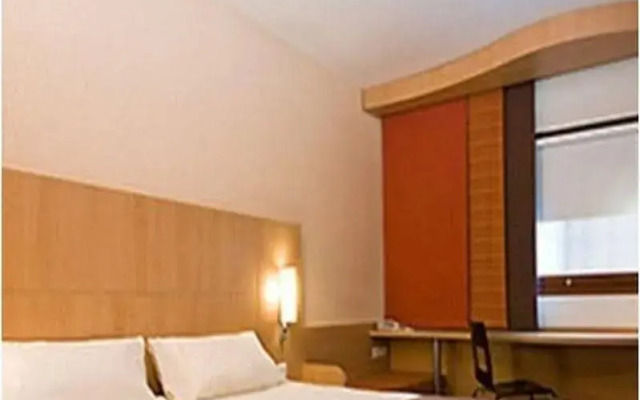 IBIS Huizhou Yanda Hotel