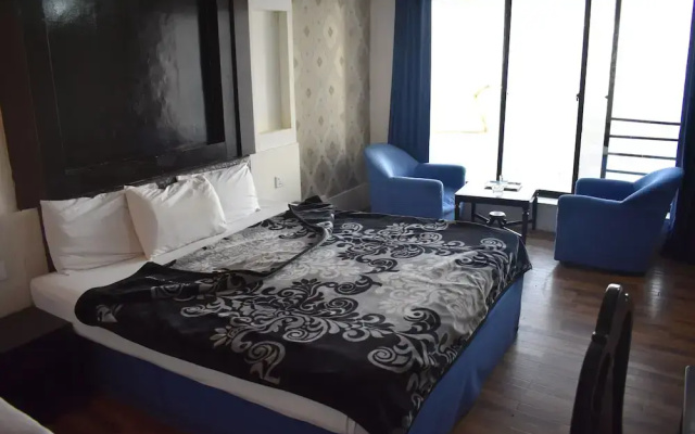 Grand Heights Hotel