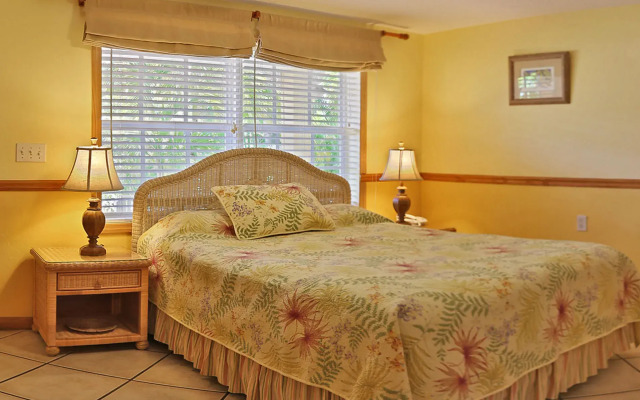 Manatee Bay Inn - Near Fishing Pier Fort Myers Beach