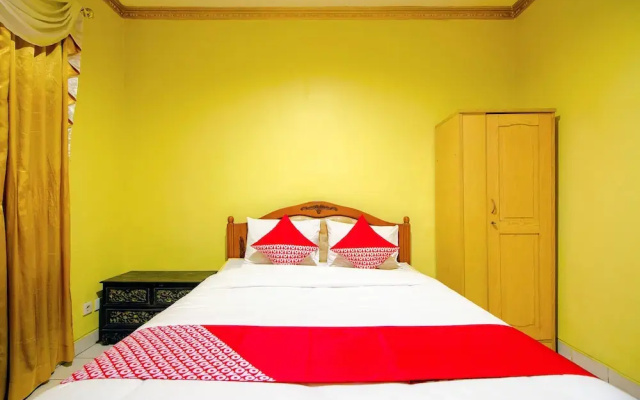 OYO 1770 Hotel Mawar Saron 2