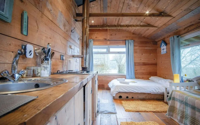 The Hygge Hut - 1 Bed - Freshwest Beach Retreat