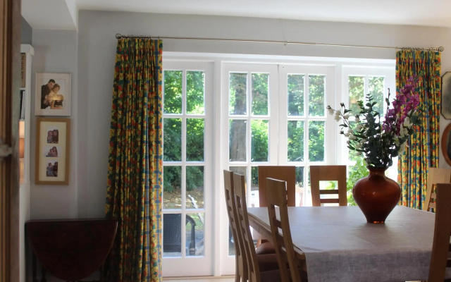 Lovely Family home with Beautiful Large gardens dog friendly