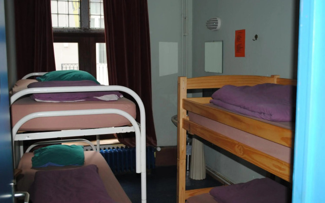 Charlie Rockets Youth Hostel