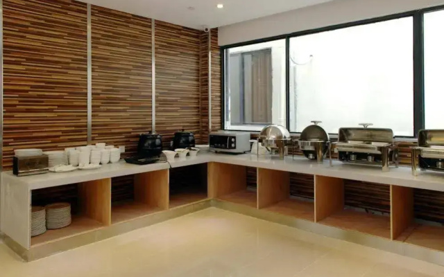 Holiday Inn Nanjing Yingzun Hotel (Nanjing University Xianlin Subway Station)