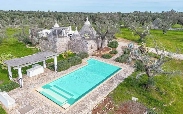 Trulli Crazy With Pool