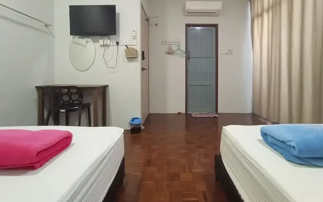 OYO HOME 90261 Hom2rex Kuching Homestay