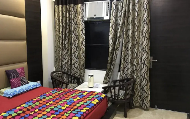 Oyo 27864 Hotel Samrat