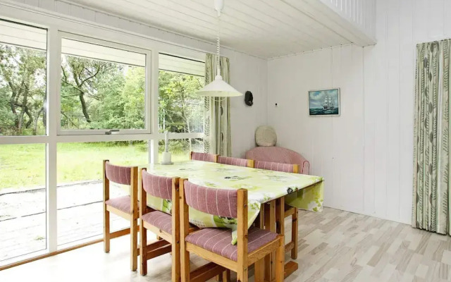 6 Person Holiday Home in Albaek