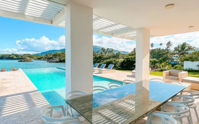 Peninsula Esmeralda Luxury Hotel & Villas