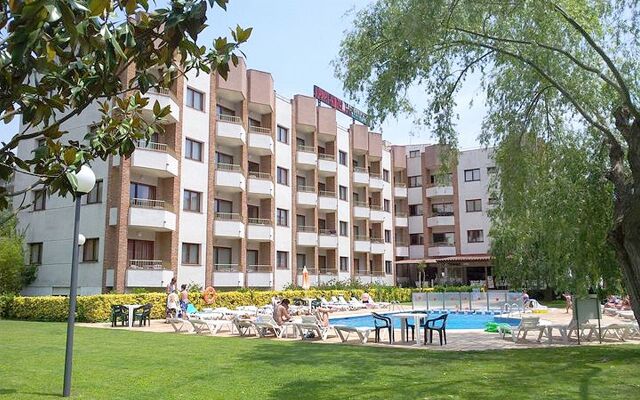 Отель ApartHotel Las Mariposas Испания, Льорет-де-Мар - 1 отзыв об отеле, цены и фото номеров - забронировать отель ApartHotel Las Mariposas онлайн вид на фасад