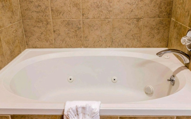 Quality Inn Auburn Hills - Detroit North