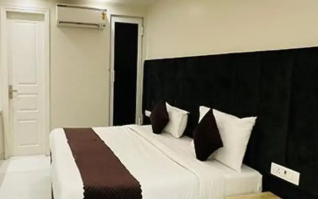 Fabhotel Lands Inn