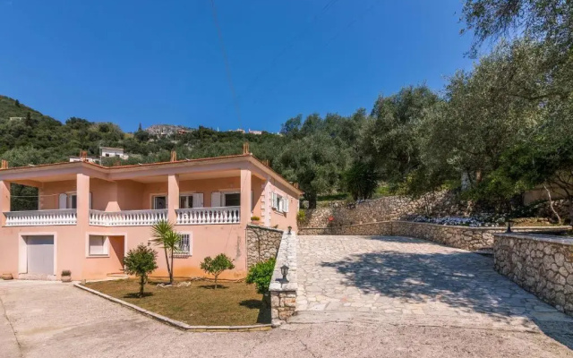 The Olive Grove Cottage by Konnect, 2.5 km from Ipsos