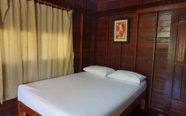 Ban Ruen Mai Ngam