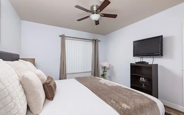 Sunscape Getaway 1BR by Casago