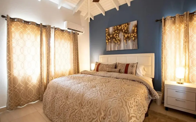 3 Bed Villa, Sleeps 6, Pool, Priv Patio