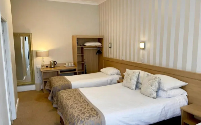 The Westlynne Hotel & Apartments