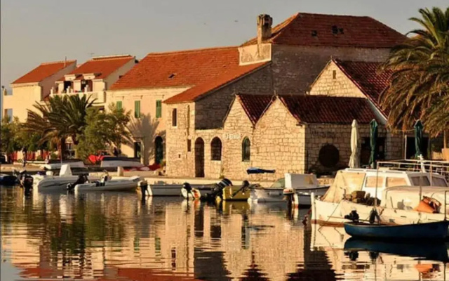 Apartment Ivica - 50 m from sea