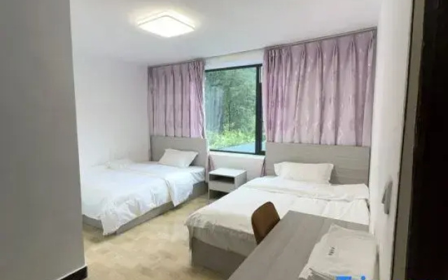 Siguniang Mountain Linxi Yashe Homestay (Shuangqiao Valley Scenic Area)