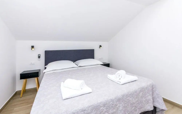 Apartment Dora