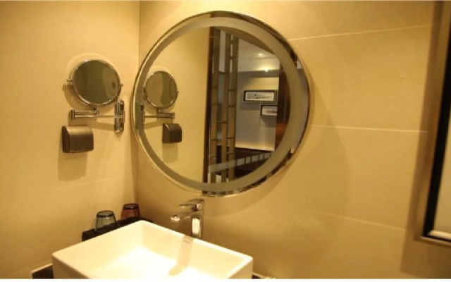 Yicheng Hotel