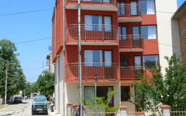 Отель Guest House Galema Болгария, Аврен - отзывы, цены и фото номеров - забронировать отель Guest House Galema онлайн вид на фасад