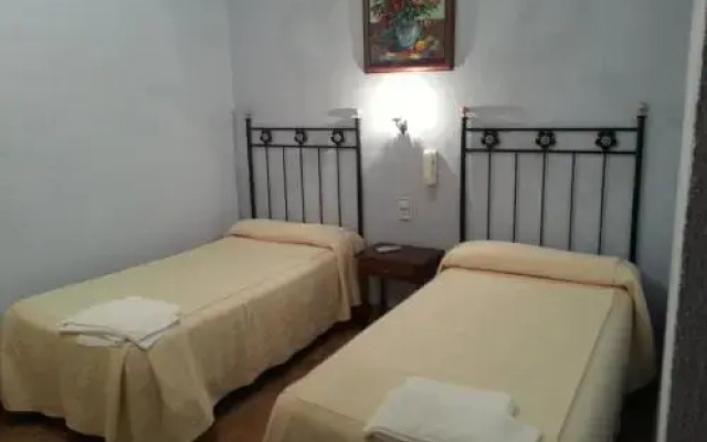 Hostal Restaurante El Cazador