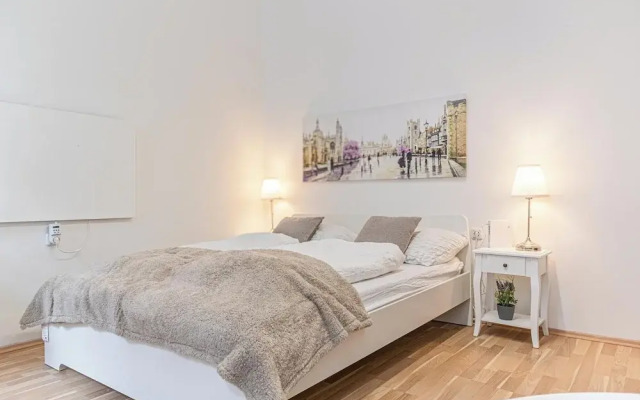 1BR Apt Near Westbahnhof Station