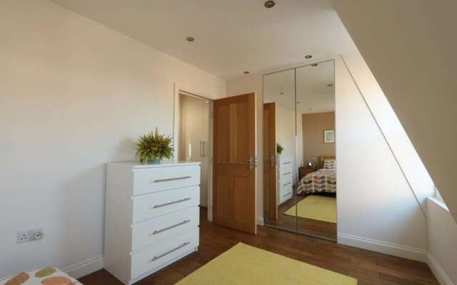Отель 1 Bedroom Flat in Balham With Balcony Великобритания, Лондон - отзывы, цены и фото номеров - забронировать отель 1 Bedroom Flat in Balham With Balcony онлайн комната для гостей