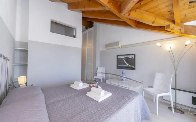 Blu Lake Apartment on Ghiffa Beach