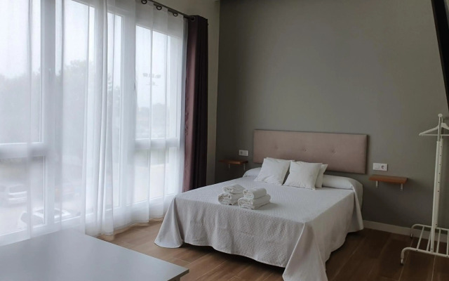 REDONDELA APARTMENTS - Bedroom, Bathroom & Kitchen