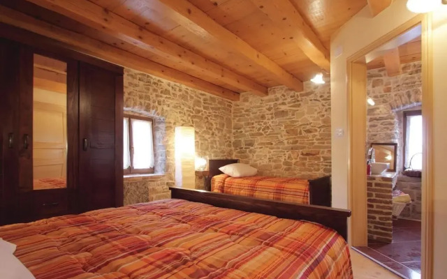 Awesome Home in Manjadvorci With Wifi and 3 Bedrooms