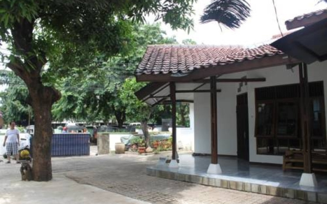 Elvia Guesthouse